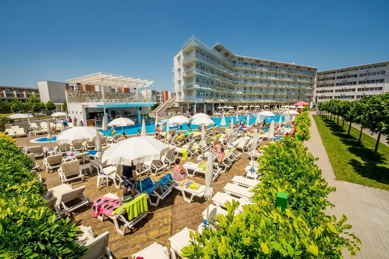 Aqua Nevis Hotel & Aqua Park サニービーチ