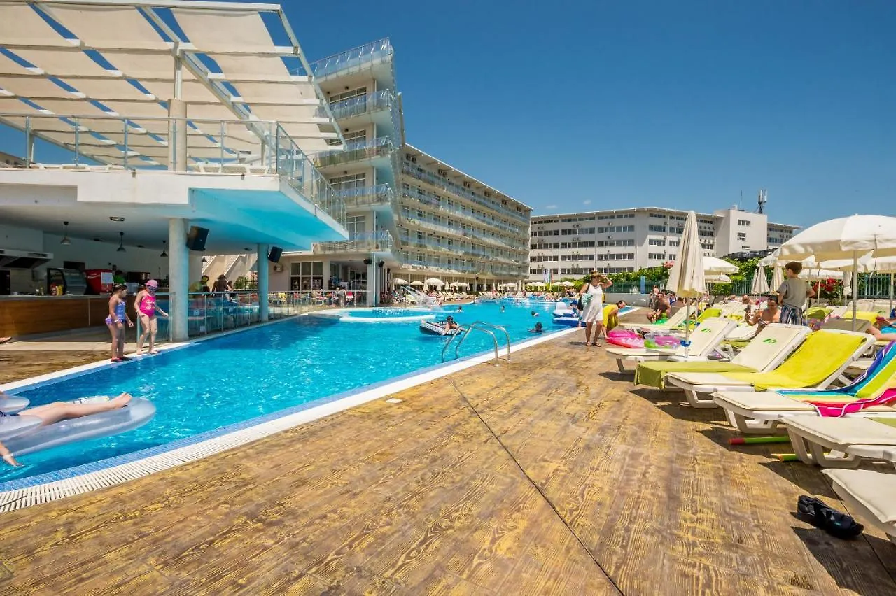 Aqua Nevis Hotel & Aqua Park サニービーチ
