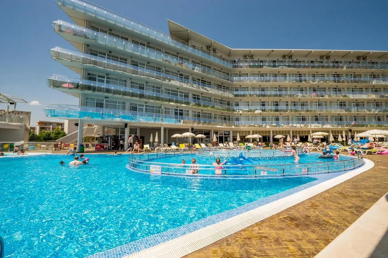 Aqua Nevis Hotel & Aqua Park サニービーチ