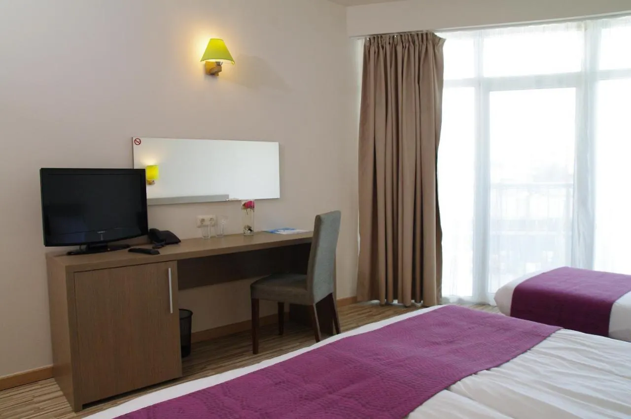 Aqua Nevis Hotel & Aqua Park サニービーチ