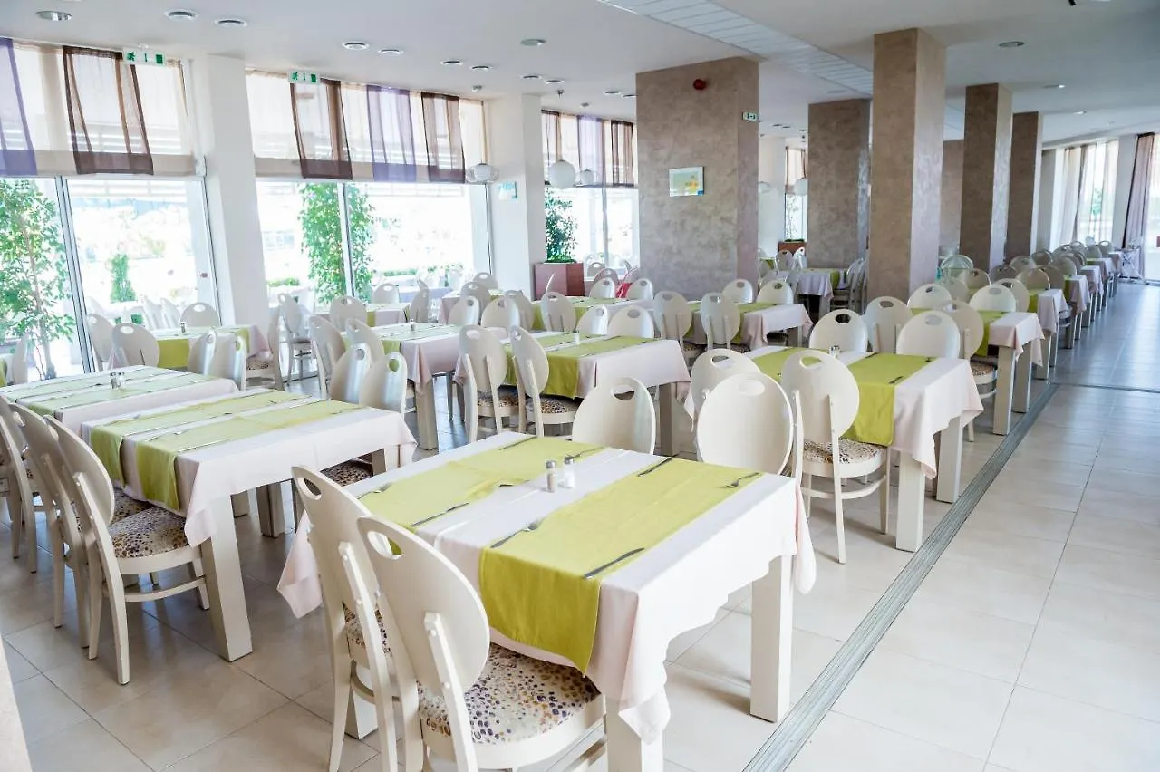 Aqua Nevis Hotel & Aqua Park サニービーチ
