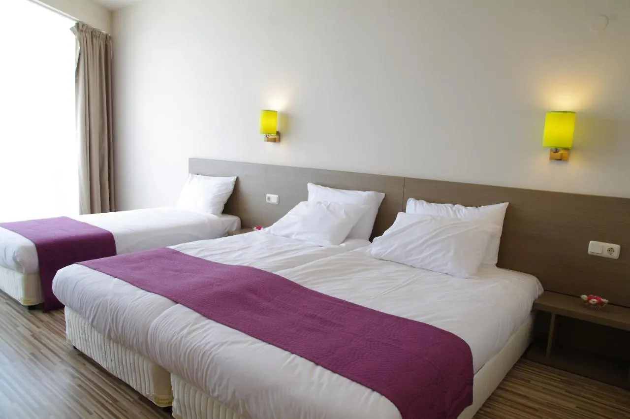 Aqua Nevis Hotel & Aqua Park サニービーチ